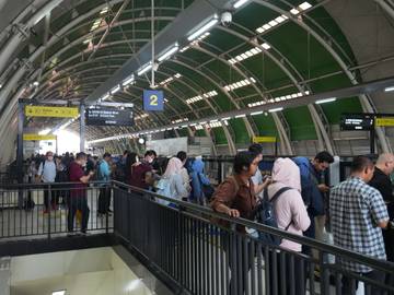 Pola Perjalanan LRT Jabodebek Januari Tunjukkan Kepadatan Pagi