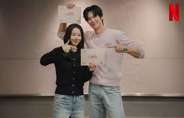 Shin Hae-Sun dan Na In-Woo Bintangi ‘Love O’Clock’