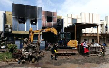 KLH Sebut Kebakaran Gudang Kimia BSD Pencemaran Serius