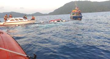 Tim SAR Evakuasi 40 Penumpang KM Samarinda Di Perairan Anambas