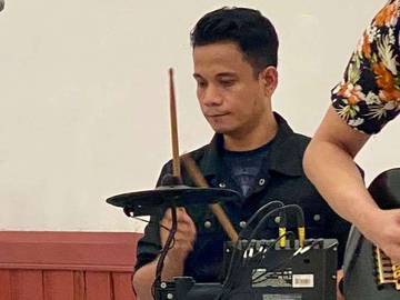 Abu Kasim, Drummer Malaya Band Yang Juga Hoby Nyanyi