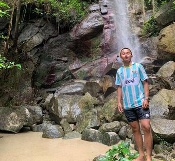 Merasakan Ketenangan Saat Liburan di Air Terjun Gunung Ranai.