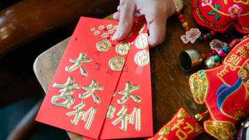 Sejarah Kenapa Angpao Berwarna Merah