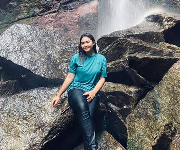 Menikmati Indahnya Air Terjun Gunung Ranai