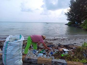 Bank Sampah Penagi Datangkan Alat Cetak Paving Blok dari Luar 