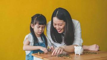 Cara Mengajarkan Anak Tentang Keuangan Sesuai Usianya