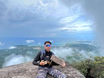 Menyaksikan Keindahan Alam Natuna,Melalui Puncak Gunung Ranai.