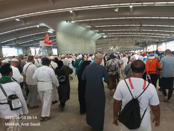 Jemaah Haji Natuna Tuntaskan Lontar Jumrah dan Tawaf