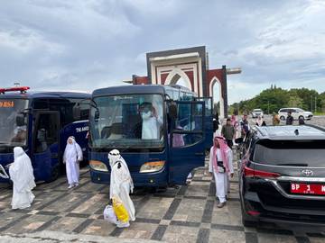 Kepulangan 54 Jemaah Haji Natuna