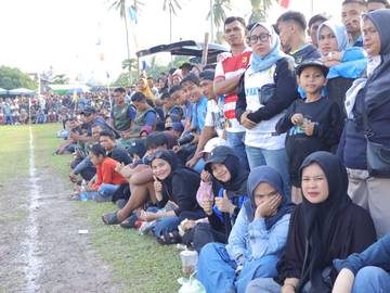 Antusias Penonton Jelang Final Turnamen Dandenhanud 447 Cup 