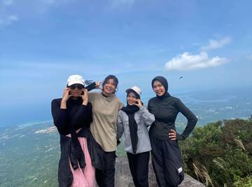Mengagumi Panorama Alam Natuna Dari Puncak Gunung Ranai 