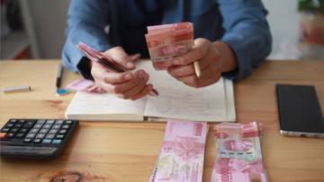 Gaji Besar, Tapi Tidak Pernah Cukup