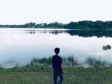 Pemuda Natuna Manfaatkan Embung Sebayar untuk Spot Berfoto