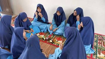 Manfaat Berkumpul dengan Teman Sekolah