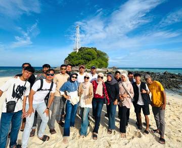Momen Sederhana saat Liburan Di Pulau Senua