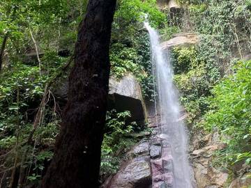Air Terjun Gunung Ranai, Pesona Pagi Hari