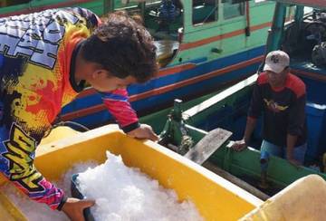 Optimalkan Nilai Jual, Nelayan Terapkan Trik Pendinginan Berantai