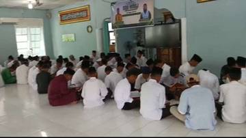 Khataman Alquran Jelang Pengajian Isra Miraj