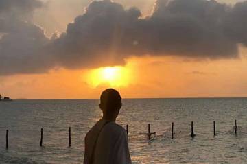 Keindahan Sunset Di Pesisir Pantai Teluk Buton