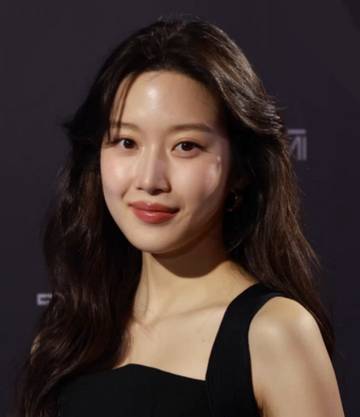 Moon Ga Young menyumbangkan  50 juta won Korea
