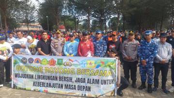 Goro Bersama di Pantai Piwang Ranai