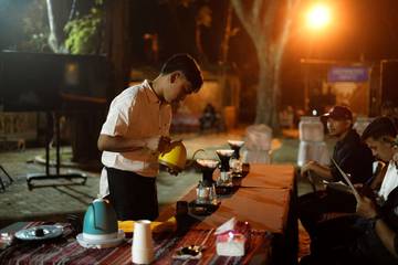 Mengenal Sosok Barista Muda yang Kreatif dan Inovatif
