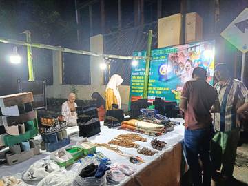 Perlengkapan Shalat Laris di Sabang, Peci Jadi Favorit