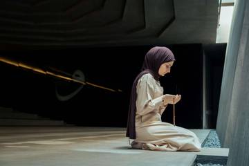 Tujuh Kunci Bahagia Dunia dan Akhirat