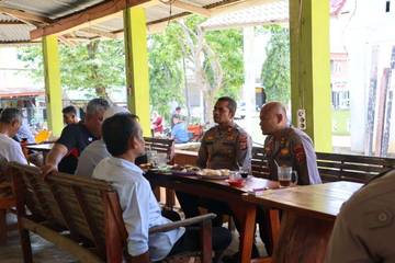 Kapolres Sabang Saweu Kedai Kupi Cot Abeuk