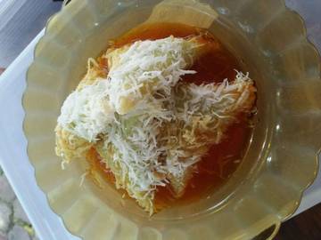 Lupis, Jajanan Tradisional Lezat dari Beras Ketan