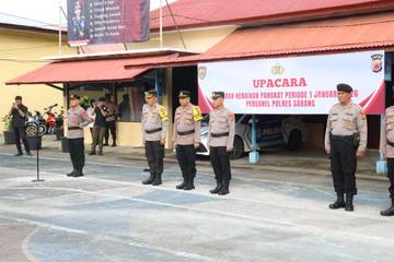 Polres Sabang Naikkan Pangkat 36 Personel