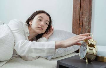 Bangun Tidur Tetap Lelah? Waspada dan Kenali Penyebabnya