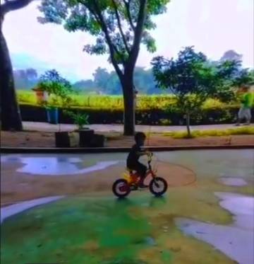 Panduan Menyenangkan Mengajari Anak Belajar Sepeda
