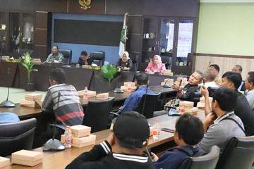 Dewan Bahas Pembagian Lapak Pasar Tangga Arung