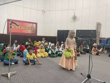 Bercerita Sebagai Sarana Pengembangan Bakat Anak
