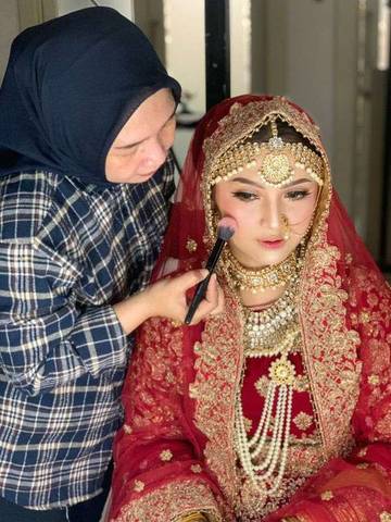 Kecintaan Nanik Cahya dengan Makeup Membuatnya Menggeluti Usaha MUA