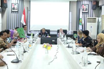 Disbun Bersama FKPB Kaltim Bahas Draf Rapergub Kemitraan Usaha Perkebunan