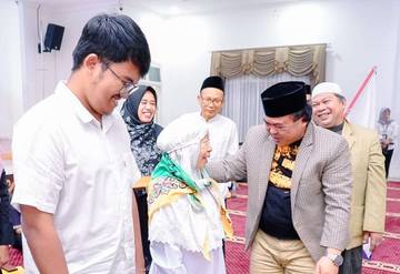 Wawali Lepas 151 Calhaj Bontang ke Tanah Suci