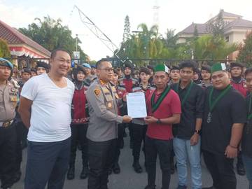 Demo Mahasiswa Tuntut Penyelesaian 3 Korban Luka Bakar