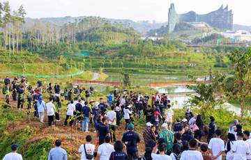 Ratusan Diaspora Indonesia Tanam Pohon di IKN