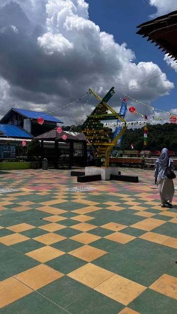 Kearifan Lokal Anyaman Ketupat Jadi Ikon Wisata Baru