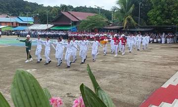 Upacara Penurunan Bendera HUT RI ke-80 Berlangsung Lancar