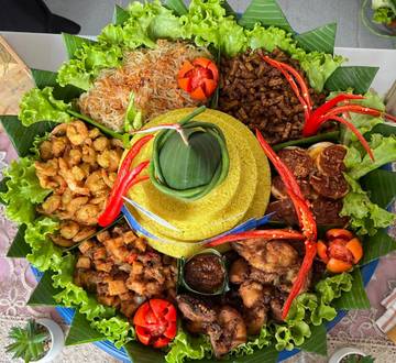 Nasi Kuning dalam Tradisi Nusantara