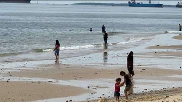 Wisata Pantai Mulai Ramai Pengunjung Selama Libur Nataru