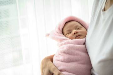 Dunia Sambut Kelahiran Bayi-Bayi Pertama Tahun 2026