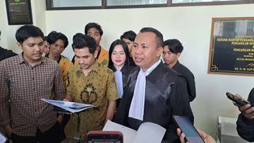 Kata Kuasa Hukum soal Keberadaan DPO Bom Molotov