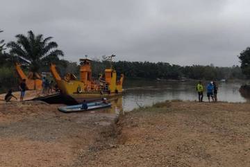 Kapal Ponton Terbalik di Kutim, Satu Belum Ditemukan