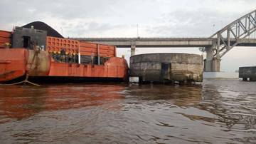 Insiden Pelayaran Sungai Mahakam, Tongkang Kembali Tabrak Jembatan 