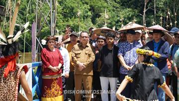 Tahbisan Imamat di Mahulu Diawali Prosesi Adat