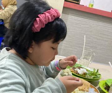 Cara Mengajarkan Anak Nyaman Berpuasa Ramadan 